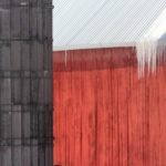 2015_Winter_on_the_Barn_Roof